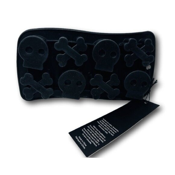 Halloween Silicone Baking Craft Mold Skull & Cross Bones Ice Cube Tray Cakes - Picture 2 of 2